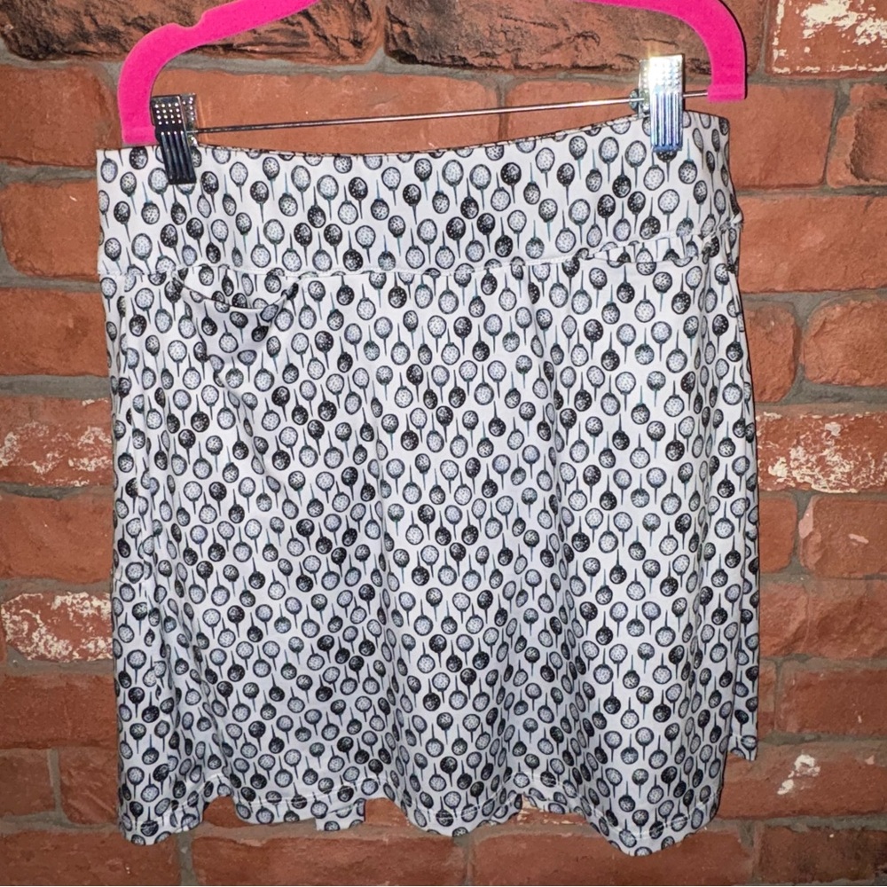 Emerald 18 Golf Print Skort | Built-In Shorts | Small